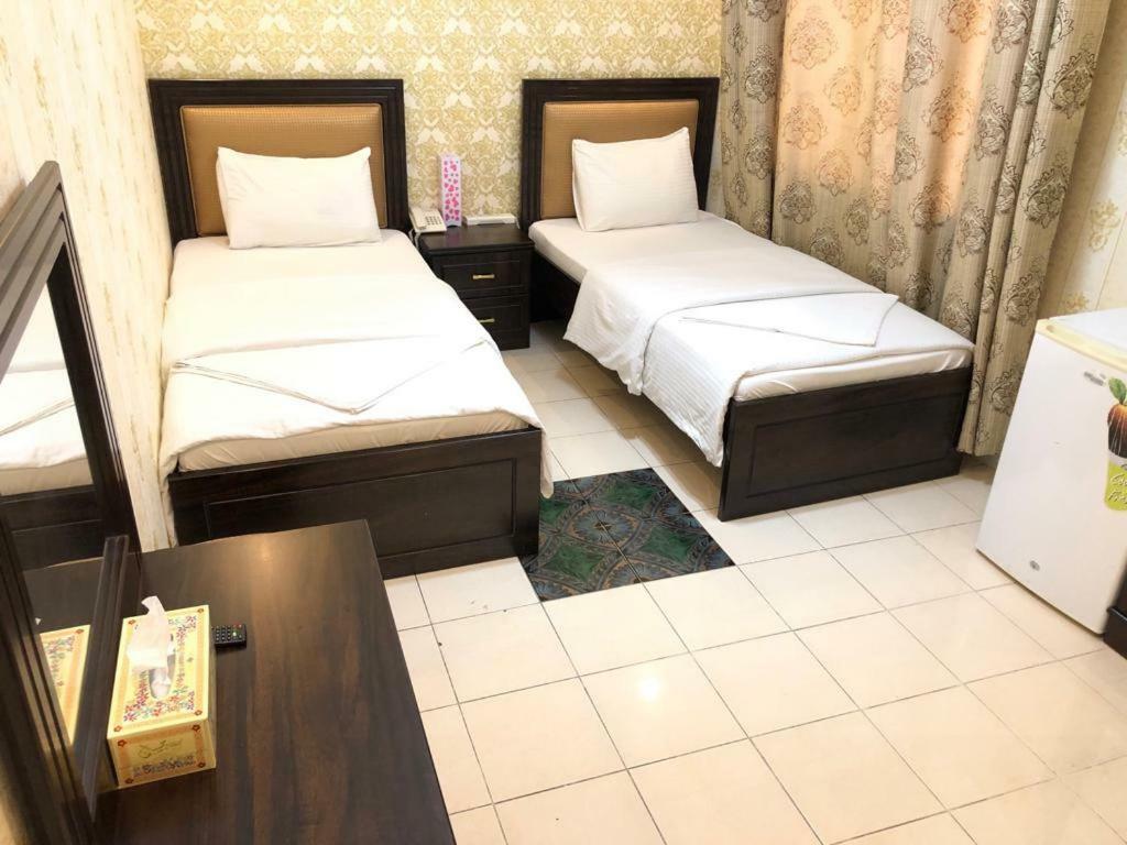 Tvs Hotel Дубай Екстериор снимка
