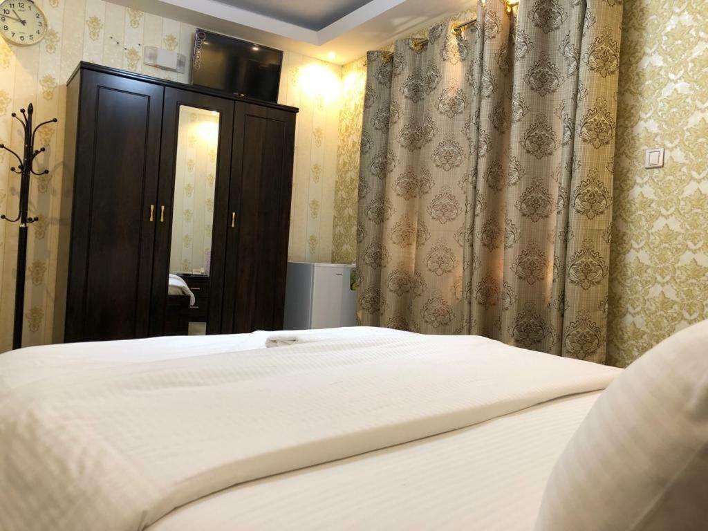 Tvs Hotel Дубай Екстериор снимка