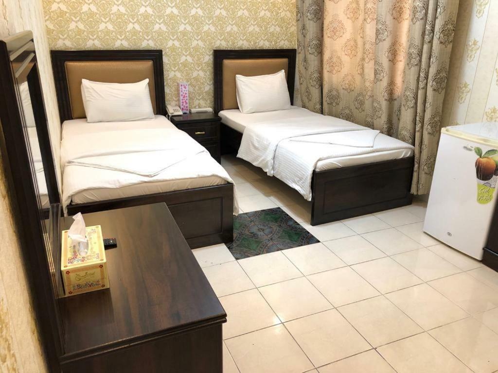 Tvs Hotel Дубай Екстериор снимка